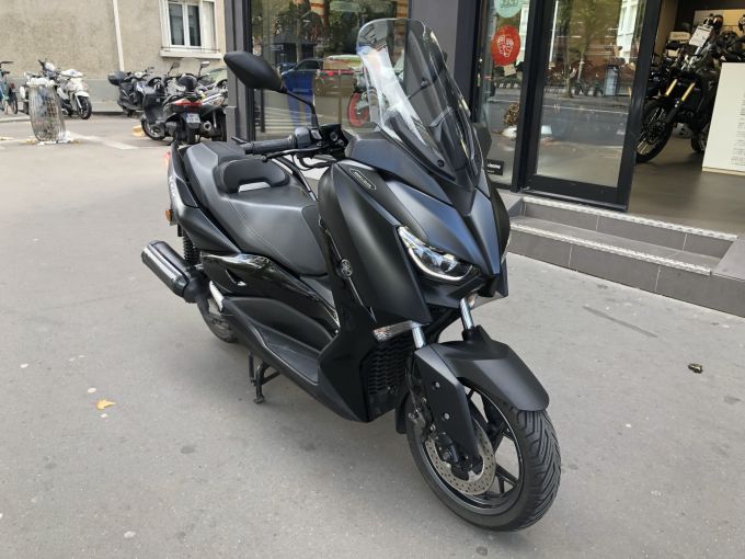 YAMAHA XMAX 125 4