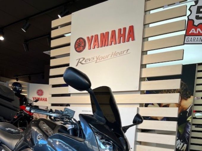 YAMAHA FZ1 FAZER 1000 4