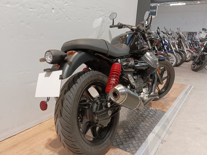 MOTO GUZZI V7 STONE SPECIAL 4