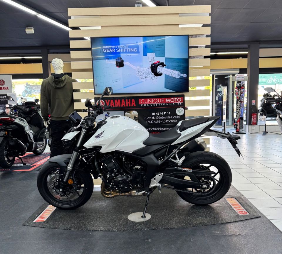 HONDA CB 1000 Hornet 4