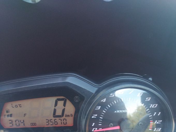 YAMAHA XJ6-N 4