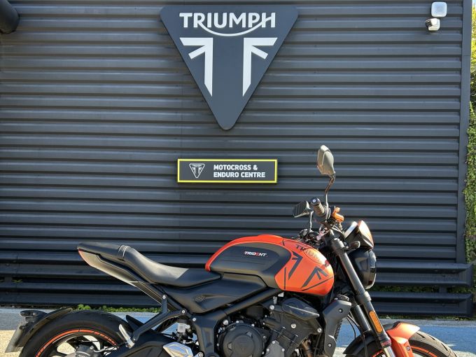 TRIUMPH TRIDENT 660 4
