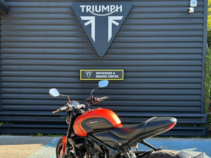 TRIUMPH TRIDENT 660 4