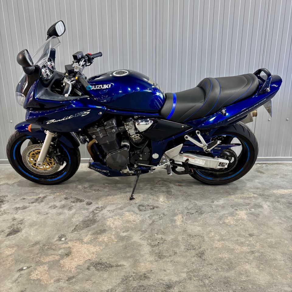 SUZUKI GSF 1200 S BANDIT 4