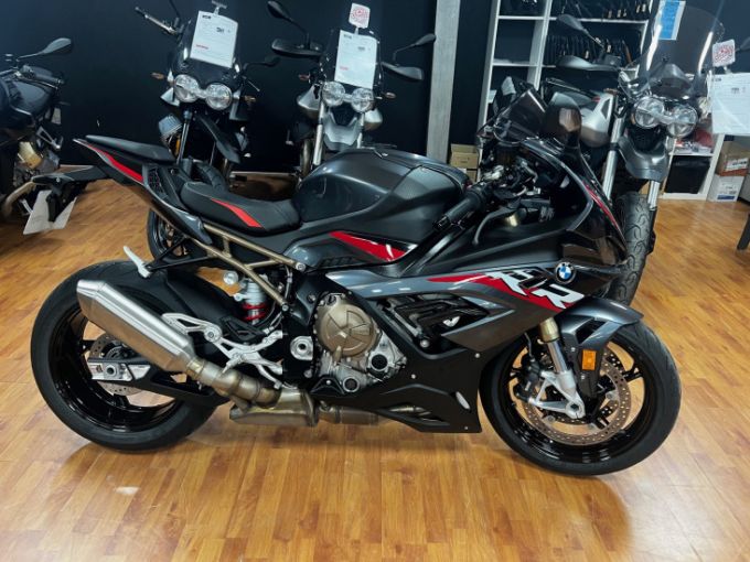 BMW S1000RR 4