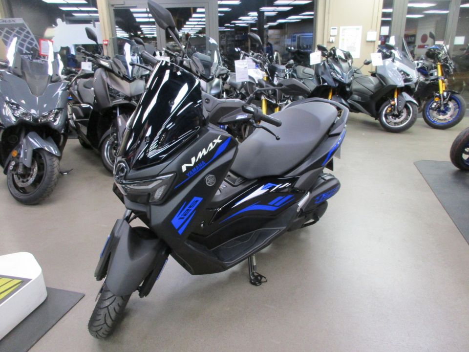 YAMAHA NMAX 125 4