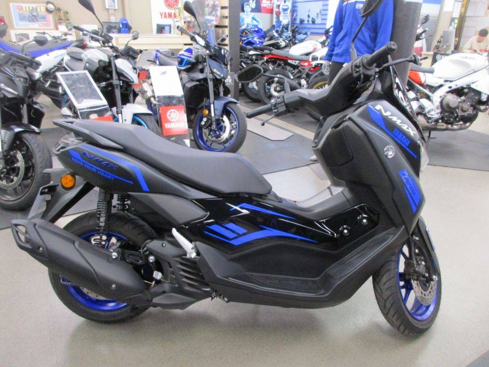 YAMAHA NMAX 125 4