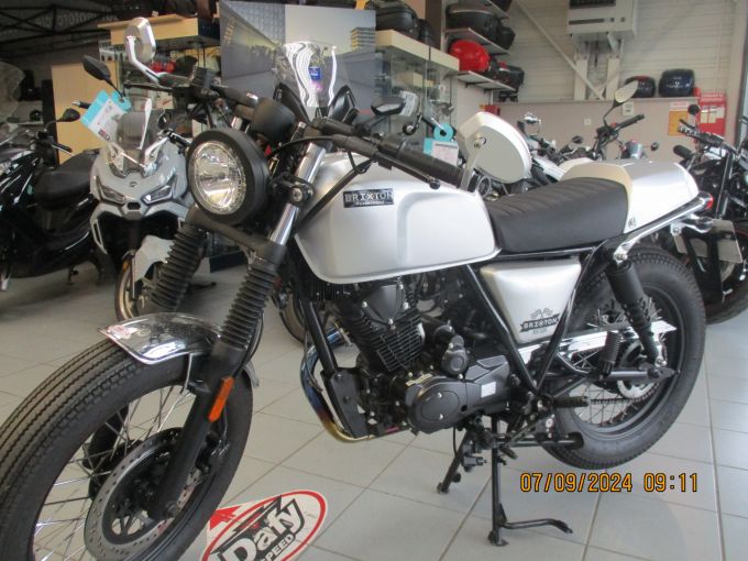 BRIXTON MOTORCYCLES BX 125 CAFE RACER 4