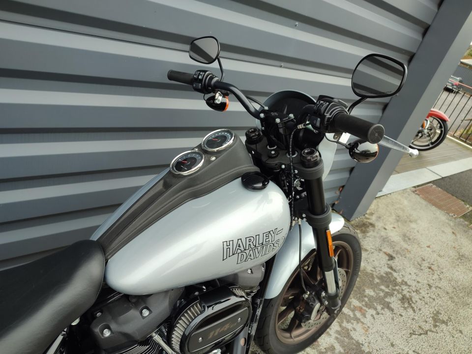 HARLEY-DAVIDSON SOFTAIL LOW RIDER 1868 S 4