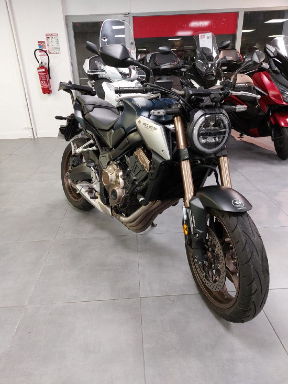 HONDA CB650R Neo Sports Café 4