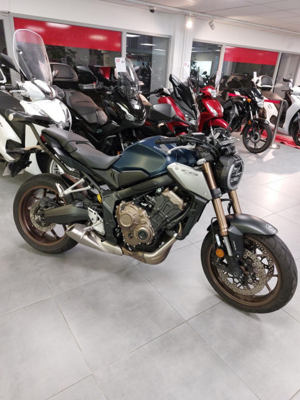 HONDA CB650R Neo Sports Café 4