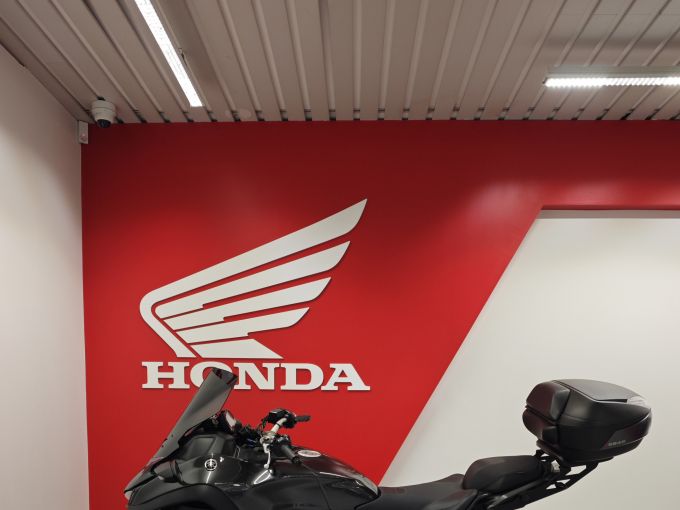 YAMAHA niken 850 4