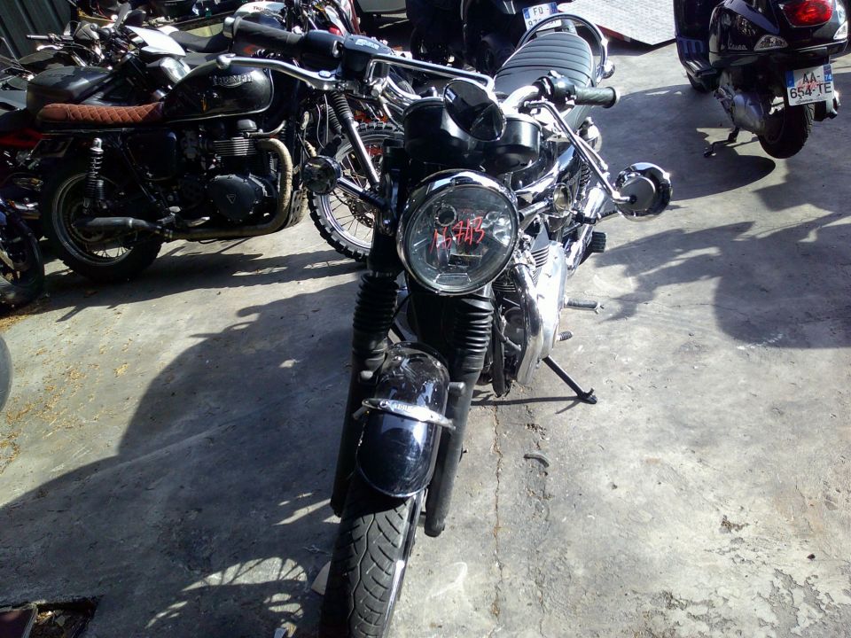 TRIUMPH BONNEVILLE T120 4