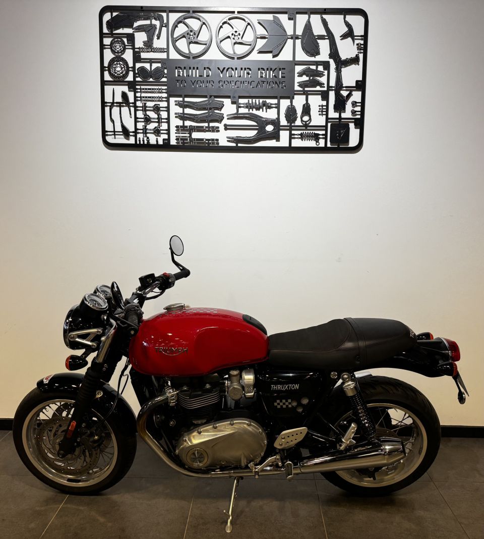 TRIUMPH THRUXTON 1200 4