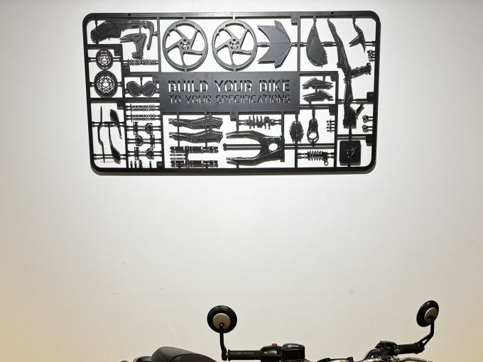 TRIUMPH THRUXTON 1200 4