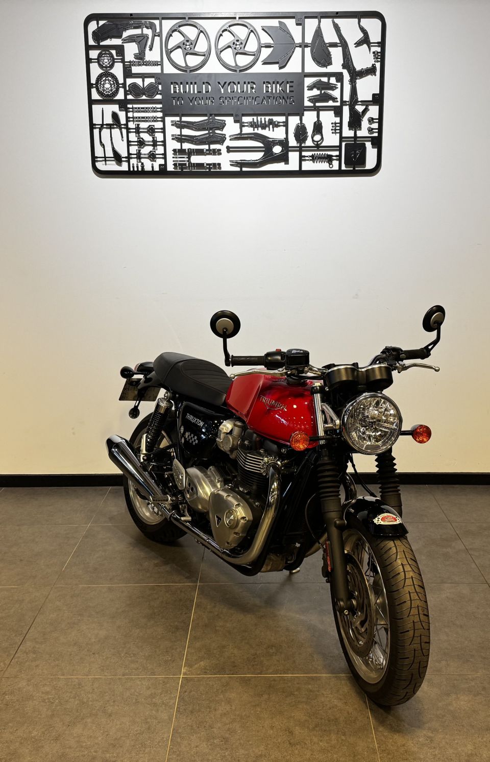 TRIUMPH THRUXTON 1200 4