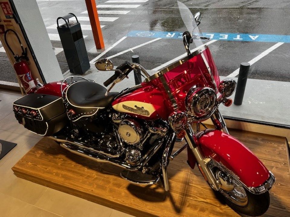 HARLEY-DAVIDSON HYDRA-GLIDE REVIVAL 1868 4