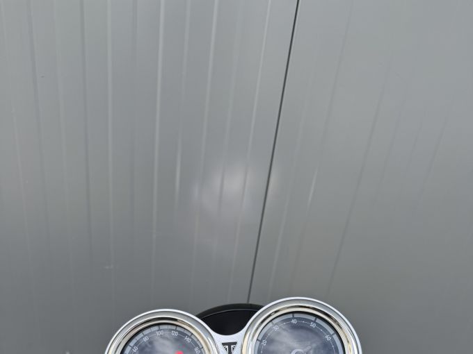 TRIUMPH Bonneville T120 Black 4