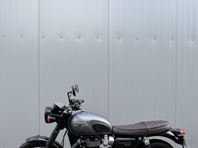 TRIUMPH Bonneville T120 Black 4