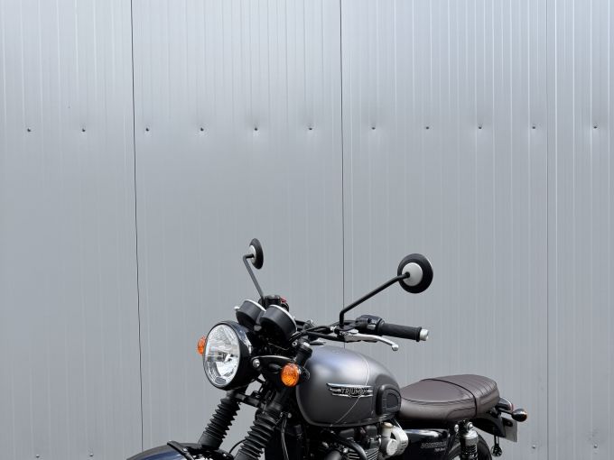 TRIUMPH Bonneville T120 Black 4