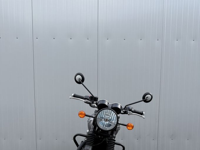 TRIUMPH Bonneville T120 Black 4