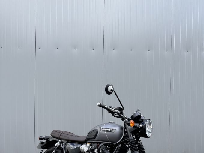 TRIUMPH Bonneville T120 Black 4