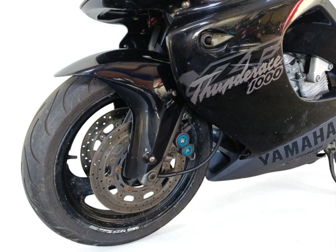 YAMAHA YZF 1000 R THUNDERACE 4