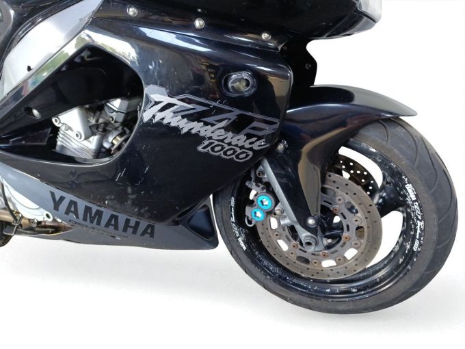 YAMAHA YZF 1000 R THUNDERACE 4