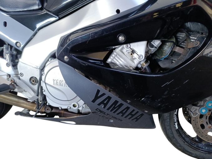 YAMAHA YZF 1000 R THUNDERACE 4