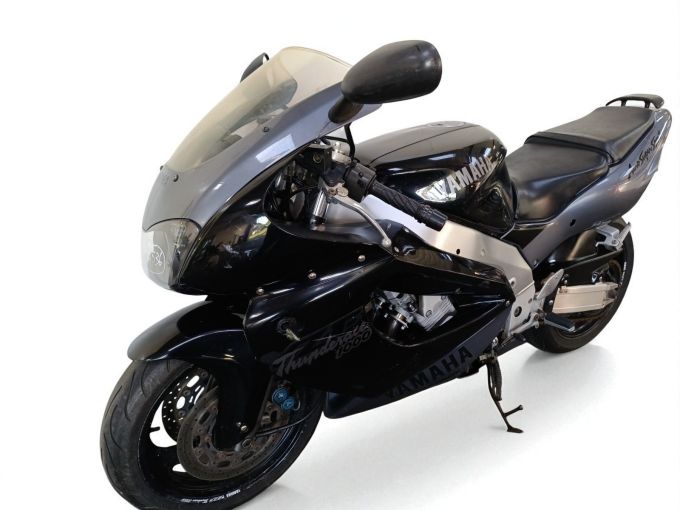 YAMAHA YZF 1000 R THUNDERACE 4