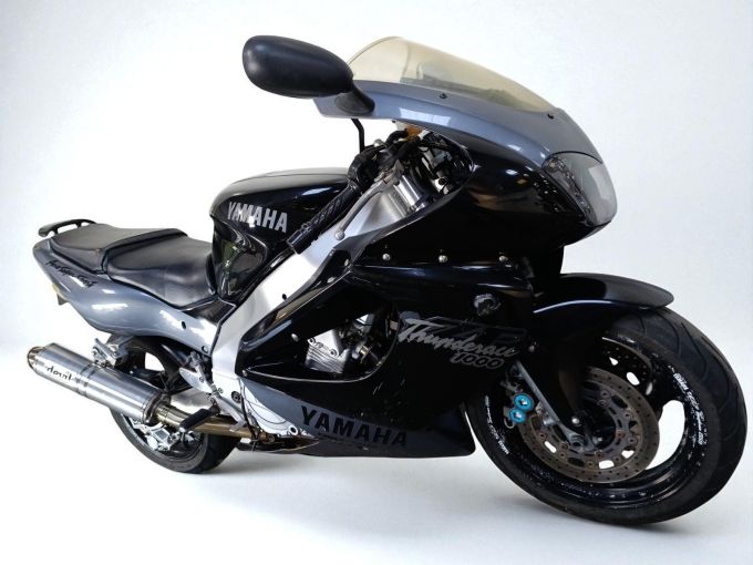 YAMAHA YZF 1000 R THUNDERACE 4