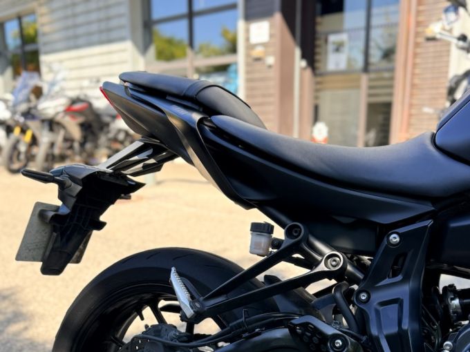YAMAHA MT-07 (47.5CV) 4