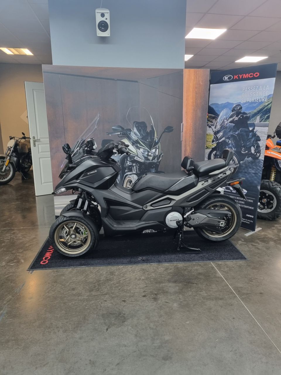 KYMCO CV3 550 4
