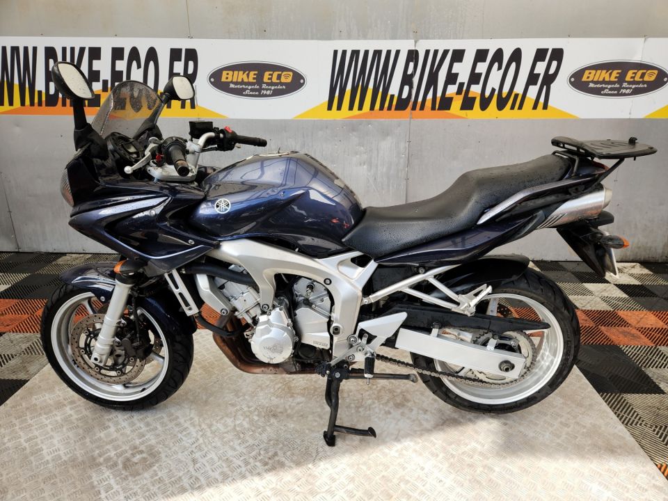 YAMAHA FZ6 (98CV) 4