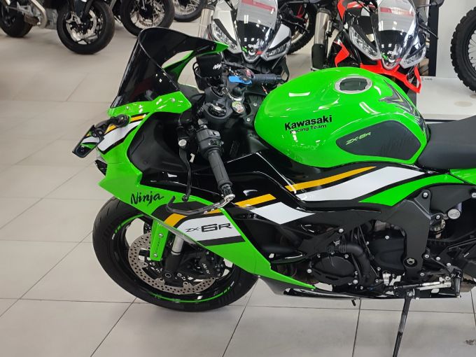 KAWASAKI ZX-6R 636 4