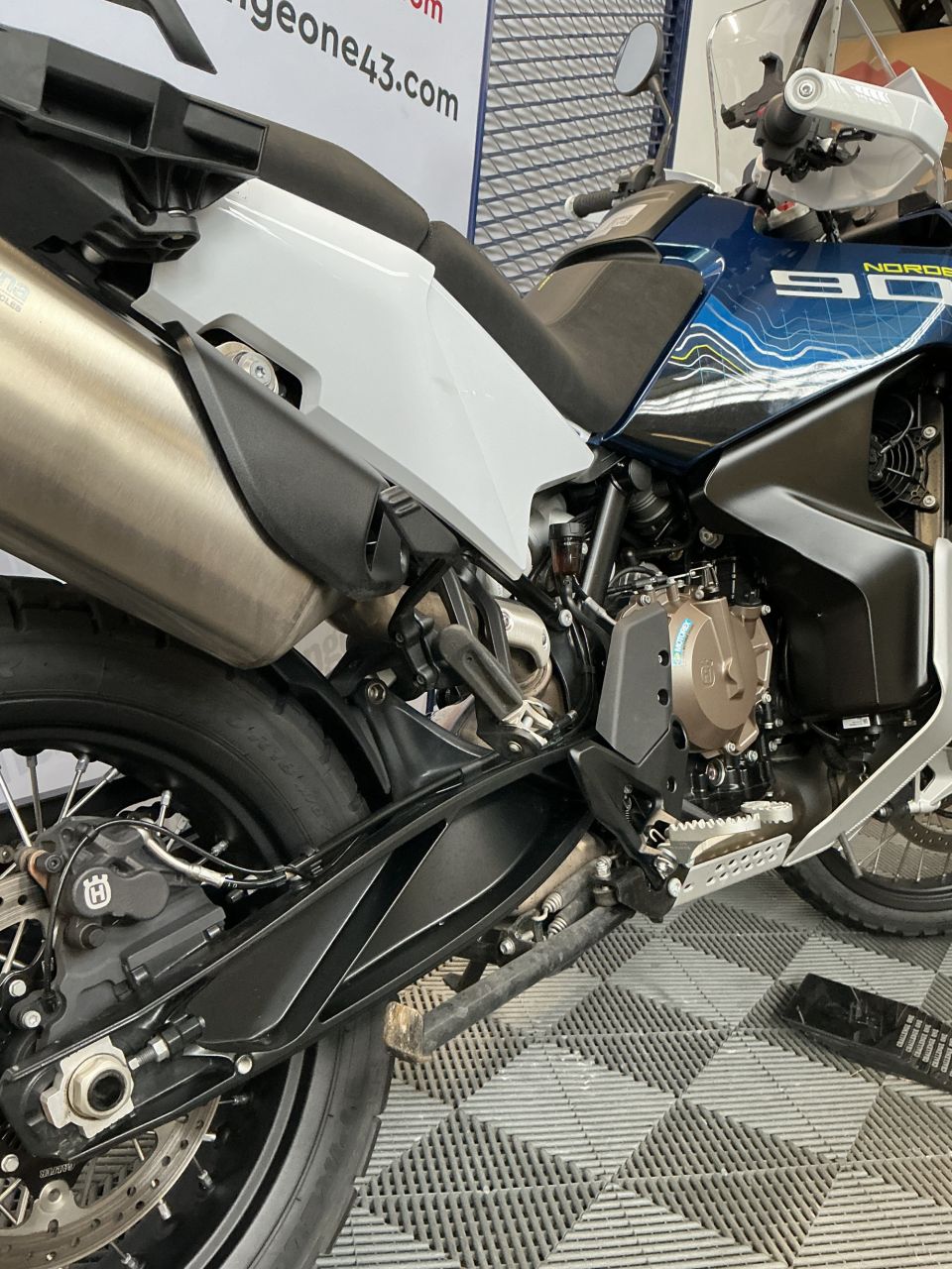 HUSQVARNA NORDEN 901 EXPEDITION 4