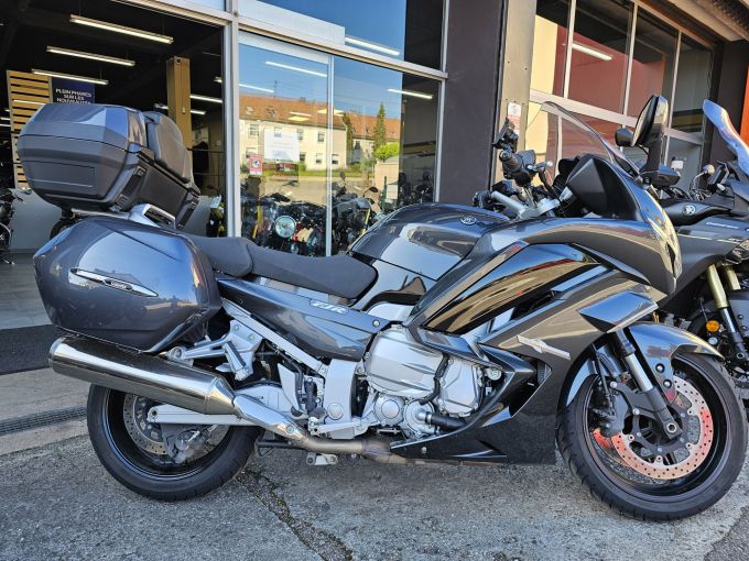 YAMAHA FJR 1300 AE 4