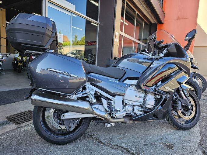 YAMAHA FJR 1300 AE 4