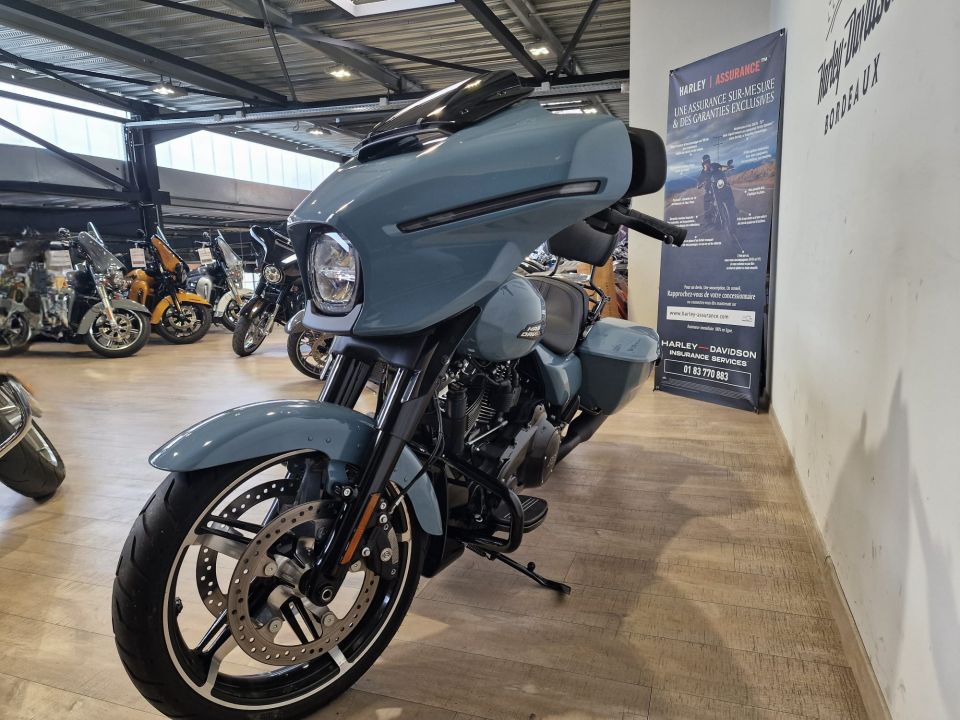 HARLEY-DAVIDSON TOURING STREET GLIDE 1923 4