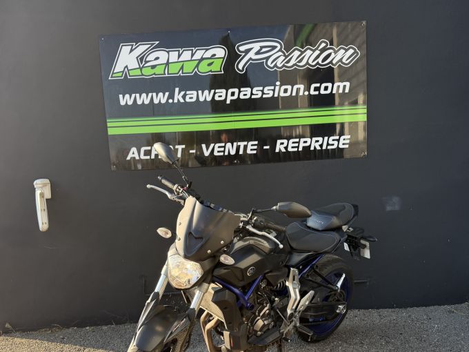 YAMAHA MT-07 4
