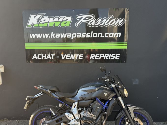 YAMAHA MT-07 4