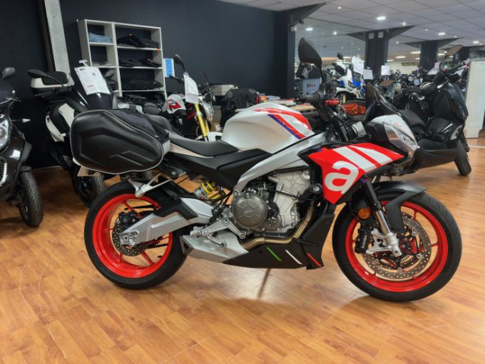 APRILIA TUONO 660 FACTORY 4