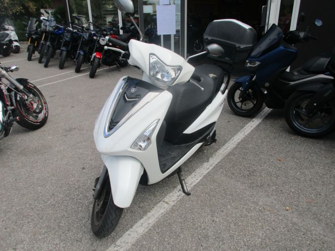 YAMAHA D'ELIGHT 4