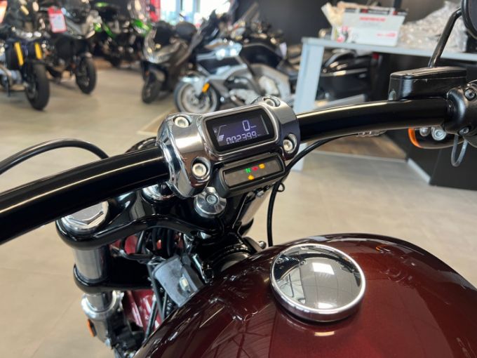 HARLEY-DAVIDSON CVO Breakout 4