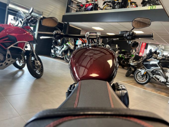 HARLEY-DAVIDSON CVO Breakout 4