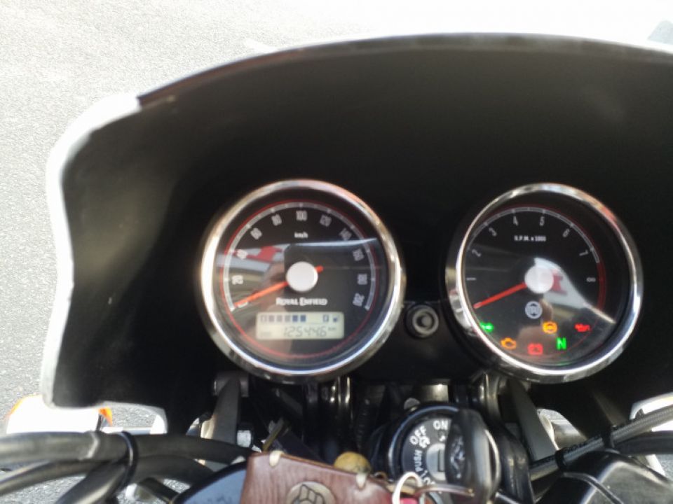 ROYAL ENFIELD Interceptor 650 4