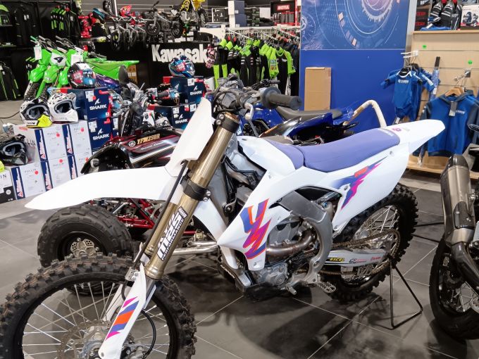 YAMAHA YZ250F 4