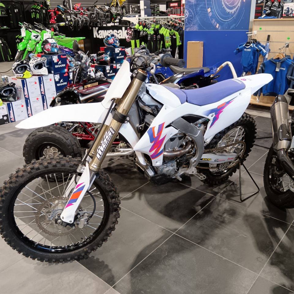YAMAHA YZ250F 4