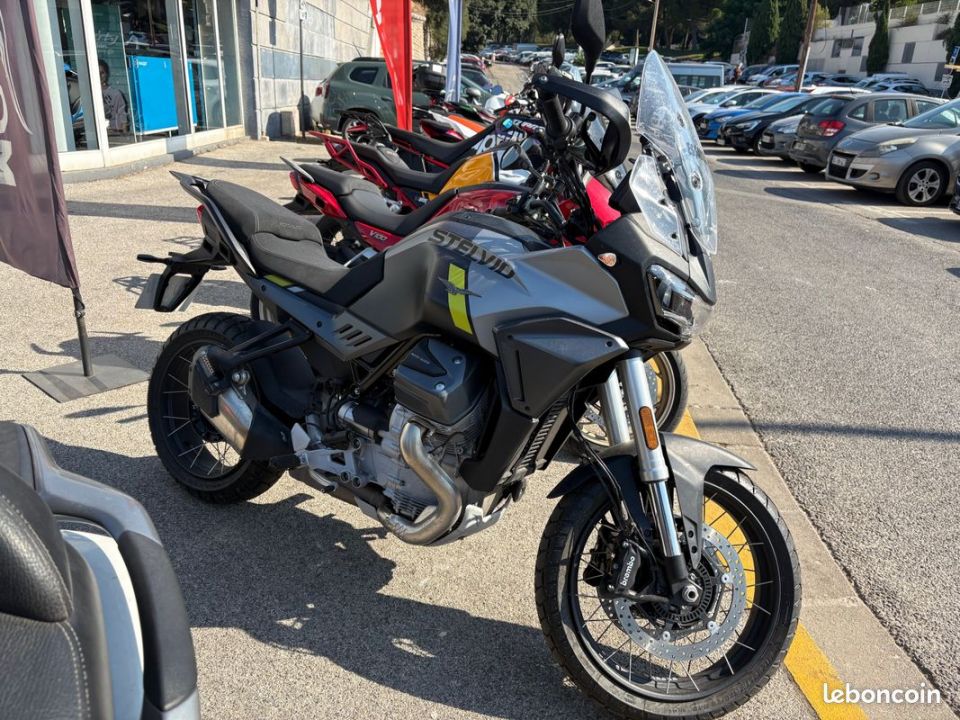 MOTO GUZZI STELVIO 4