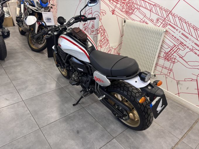 YAMAHA XSR 700 XTRIBUTE 4